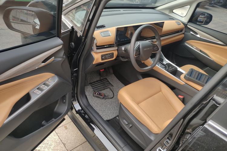 Used SAIC MAXUS G50 PHEV 2025 Leading Edition Interior 3