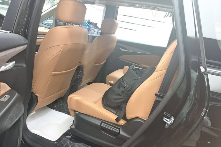 Used SAIC MAXUS G50 PHEV 2025 Flagship Edition Interior 4