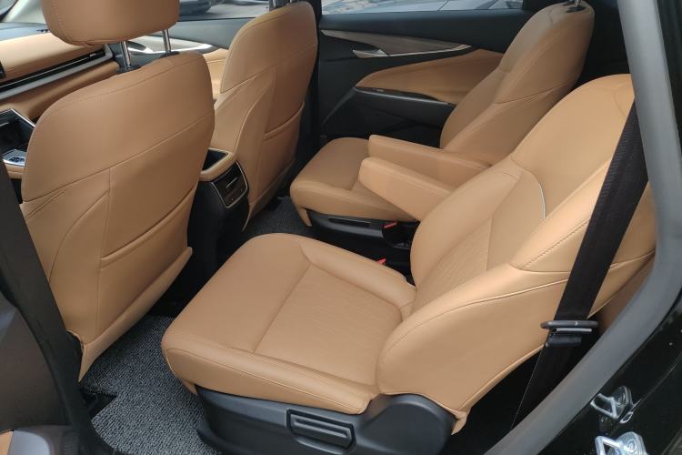 Used SAIC MAXUS G50 PHEV 2025 Leading Edition Interior 4