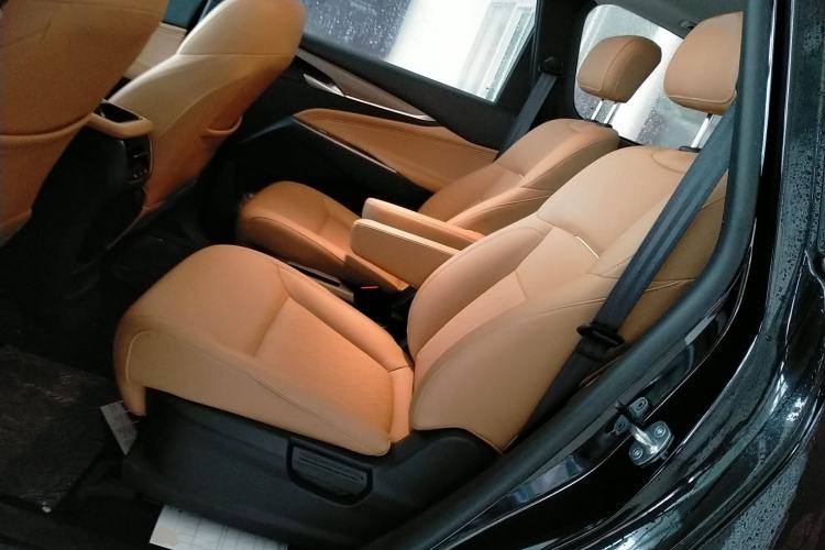 Used SAIC MAXUS G50 PHEV 2025 Leading Edition Interior 4