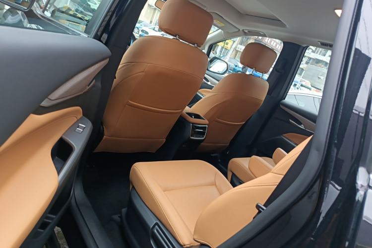Used SAIC MAXUS G50 PHEV 2025 Leading Edition Interior 4