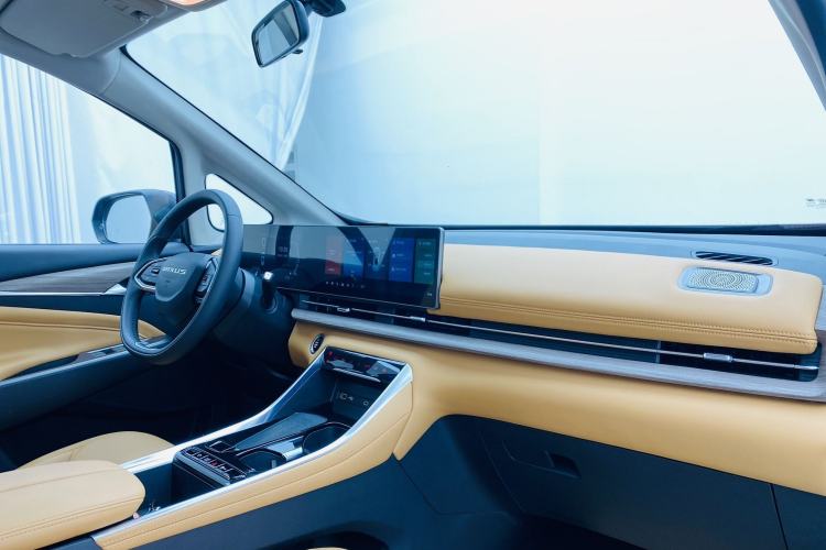 Used SAIC MAXUS G50 PHEV 2025 Revised Navigation Edition Interior 5