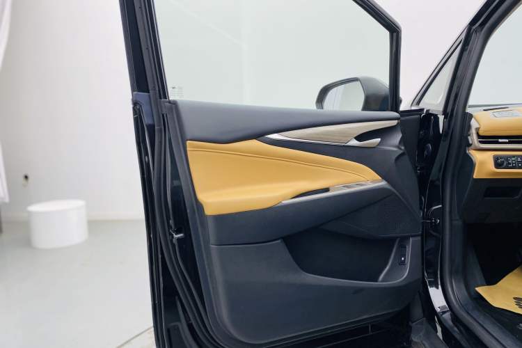 Used SAIC MAXUS G50 PHEV 2025 Revised Navigation Edition Interior 6