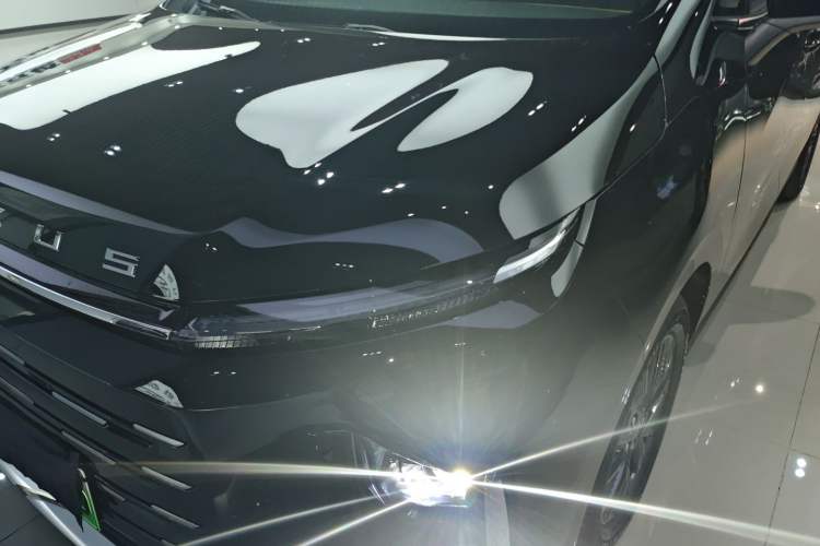 Used SAIC MAXUS G50 PHEV 2025 Flagship Edition Left Front Headlight