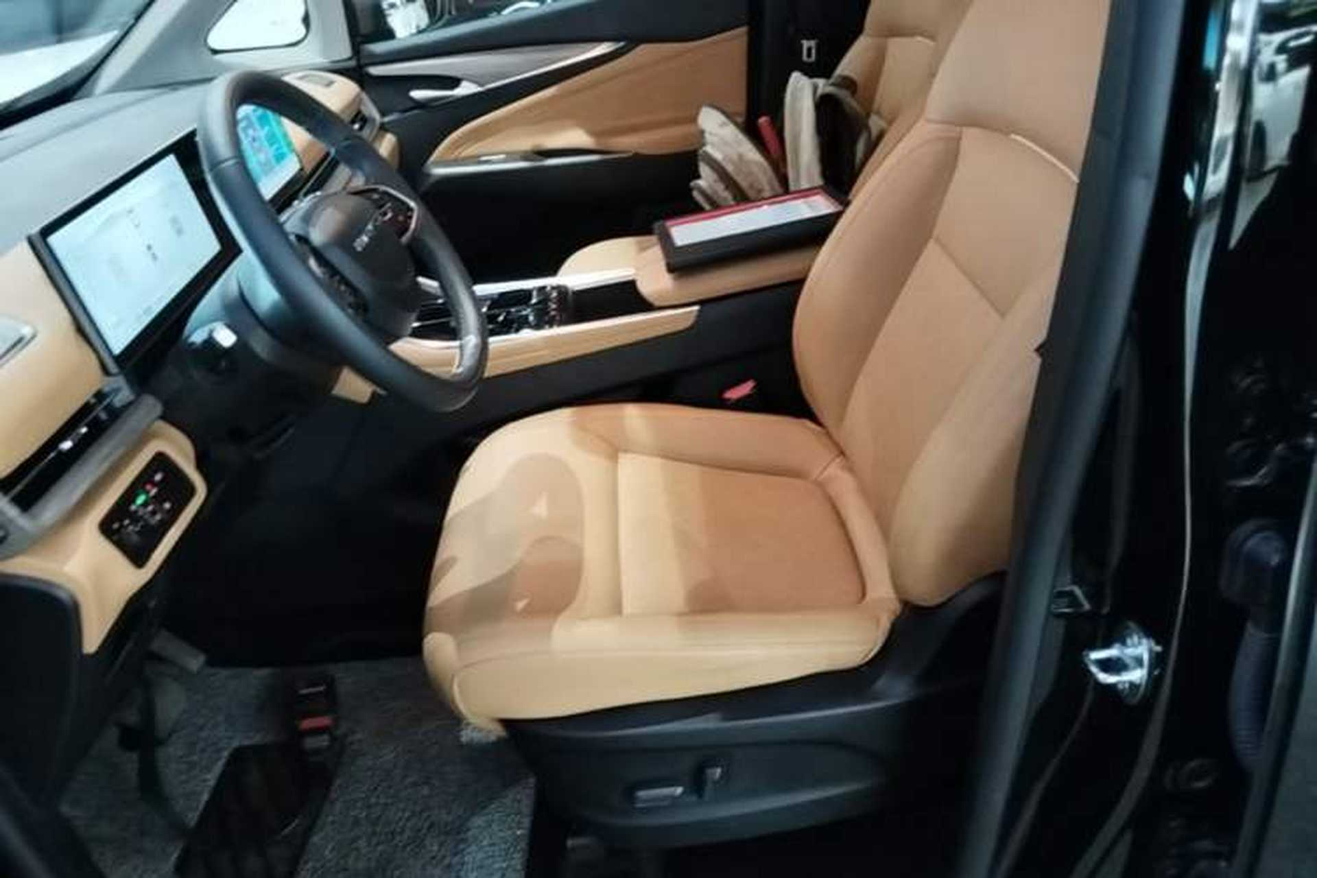 Used SAIC MAXUS G50 PHEV 2025 Leading Edition Left Front Seat