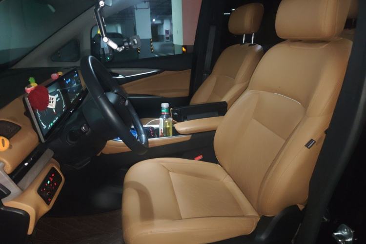 Used SAIC MAXUS G50 PHEV 2025 Flagship Edition Left Front Seat