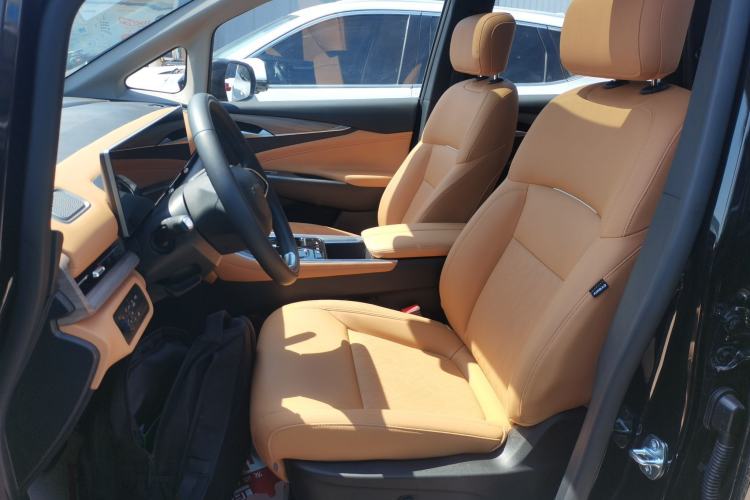 Used SAIC MAXUS G50 PHEV 2025 Leading Edition Left Front Seat