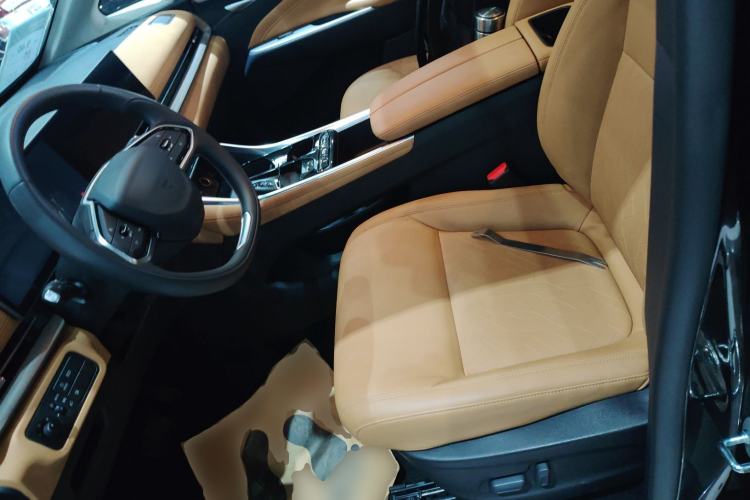 Used SAIC MAXUS G50 PHEV 2025 Revised Navigation Edition Left Front Seat