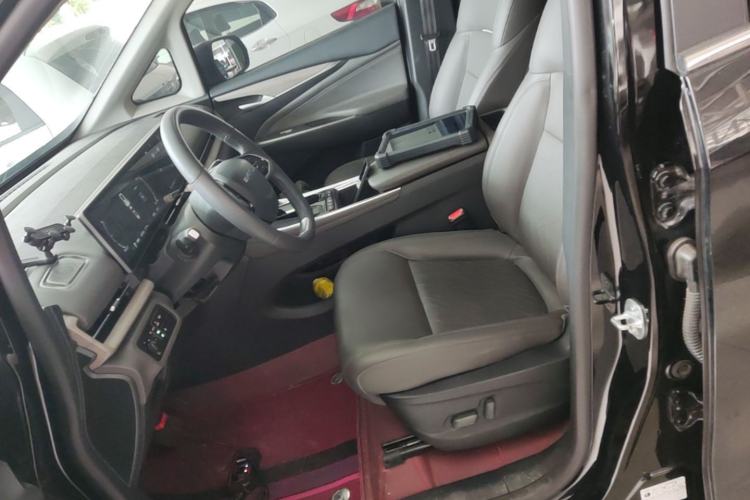 Used SAIC MAXUS G50 PHEV 2025 Flagship Edition Left Front Seat
