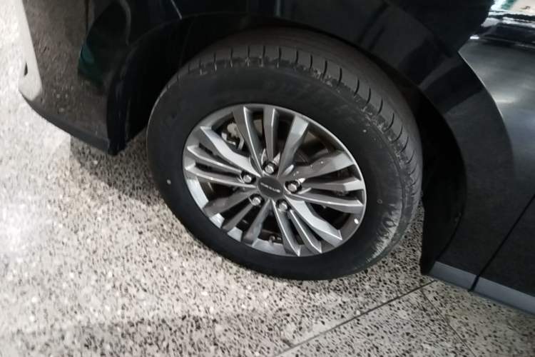 Used SAIC MAXUS G50 PHEV 2025 Leading Edition Left Front Wheel Hub