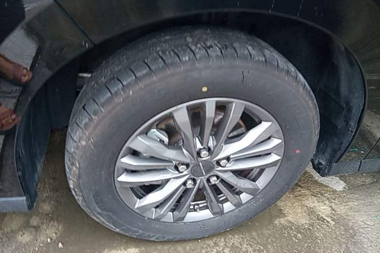Used SAIC MAXUS G50 PHEV 2025 Leading Edition Left Front Wheel Hub