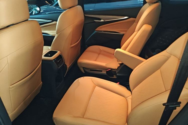 Used SAIC MAXUS G50 PHEV 2025 Leading Edition Left Rear Seat