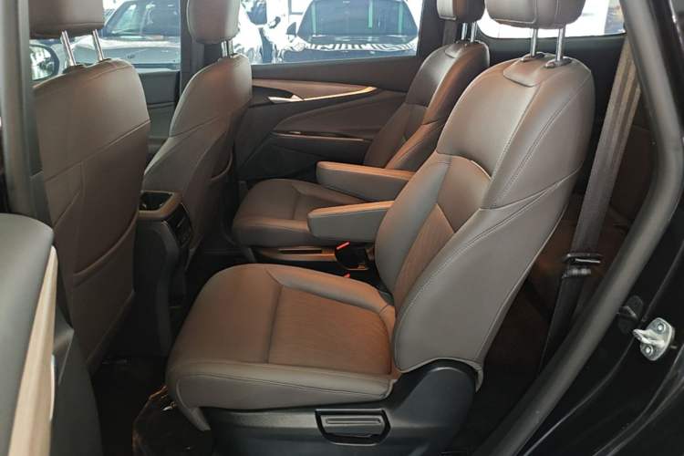Used SAIC MAXUS G50 PHEV 2025 Leading Edition Left Rear Seat