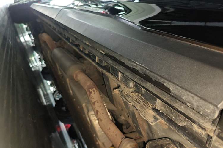 Used SAIC MAXUS G50 PHEV 2025 Leading Edition Left Side Sill