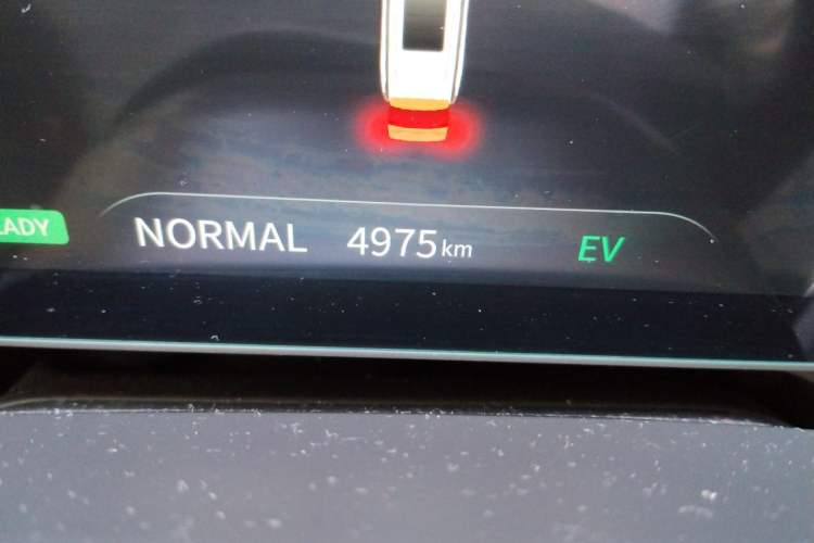 Used SAIC MAXUS G50 PHEV 2025 Leading Edition Odometer Close Up