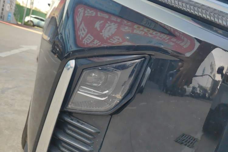 Used SAIC MAXUS G50 PHEV 2025 Leading Edition Right Front Headlight