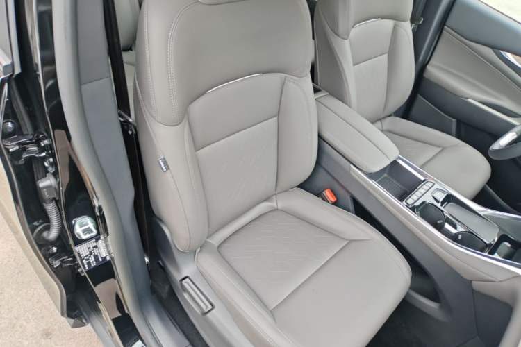 Used SAIC MAXUS G50 PHEV 2025 Leading Edition Right Front Seat