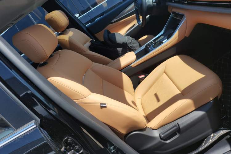 Used SAIC MAXUS G50 PHEV 2025 Leading Edition Right Front Seat