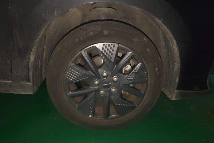 Used SAIC MAXUS G50 PHEV 2025 Flagship Edition Right Front Wheel Hub