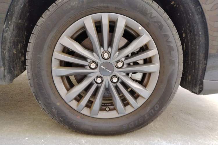 Used SAIC MAXUS G50 PHEV 2025 Leading Edition Right Front Wheel Hub