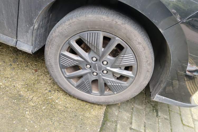 Used SAIC MAXUS G50 PHEV 2025 Flagship Edition Right Front Wheel Hub