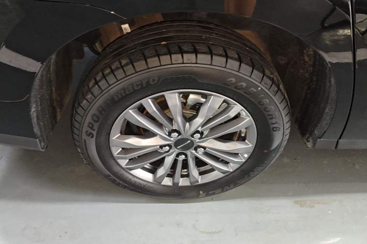 Used SAIC MAXUS G50 PHEV 2025 Leading Edition Right Rear Wheel Hub