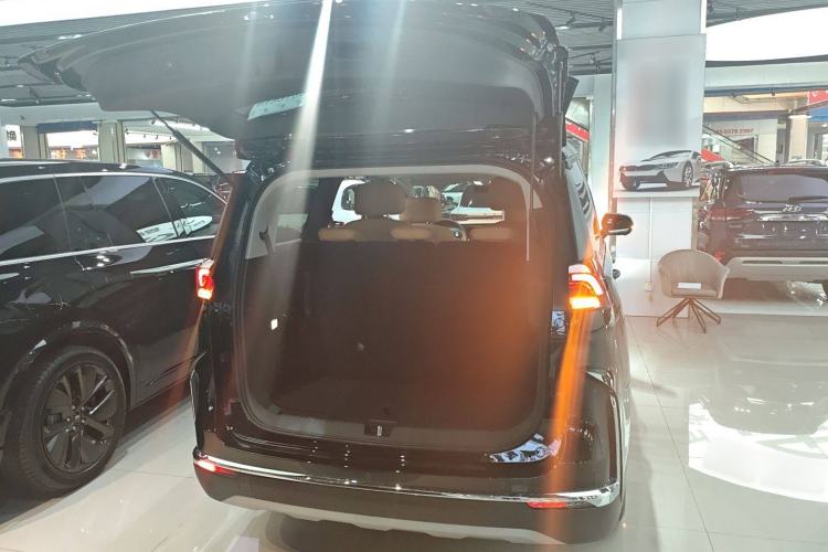 Used SAIC MAXUS G50 PHEV 2025 Flagship Edition Trunk