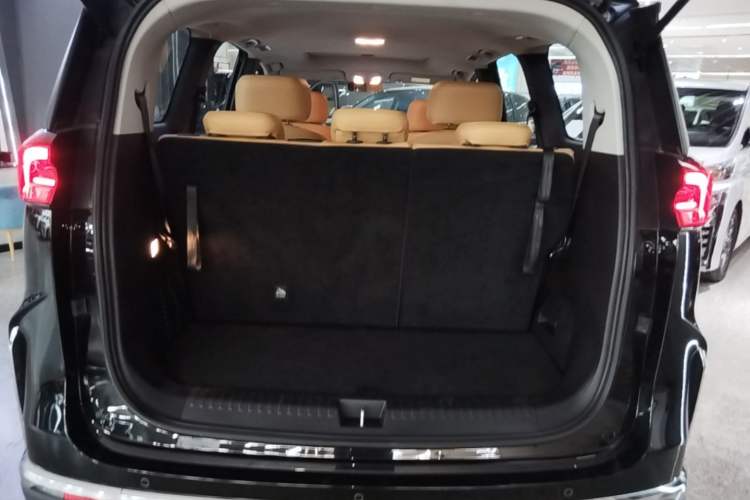 Used SAIC MAXUS G50 PHEV 2025 Leading Edition Trunk