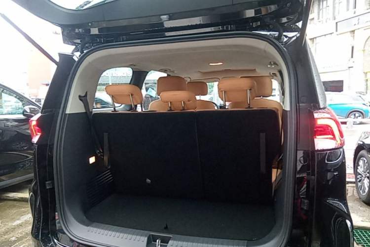 Used SAIC MAXUS G50 PHEV 2025 Leading Edition Trunk