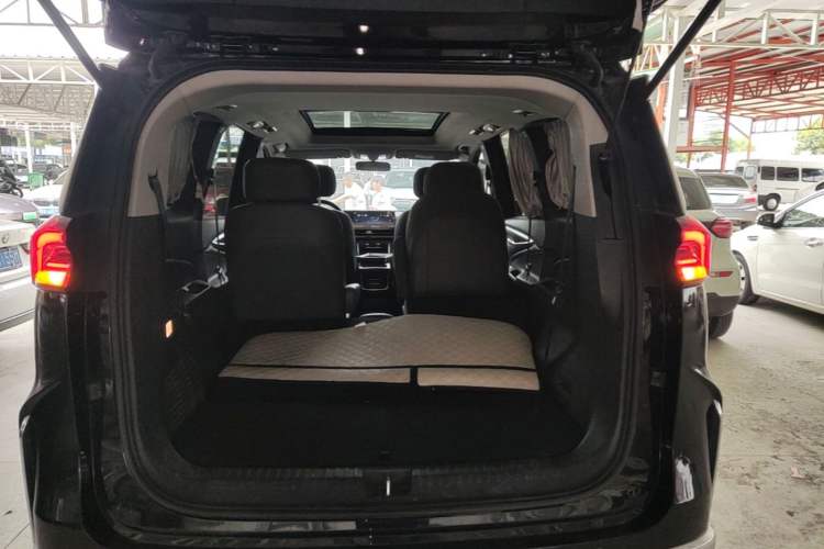 Used SAIC MAXUS G50 PHEV 2025 Flagship Edition Trunk
