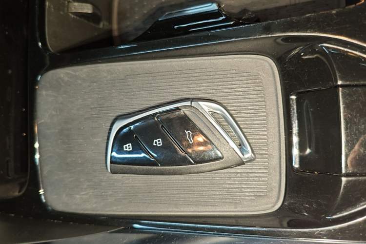 Used SAIC MAXUS G50 PHEV 2025 Leading Edition Vehicle Key
