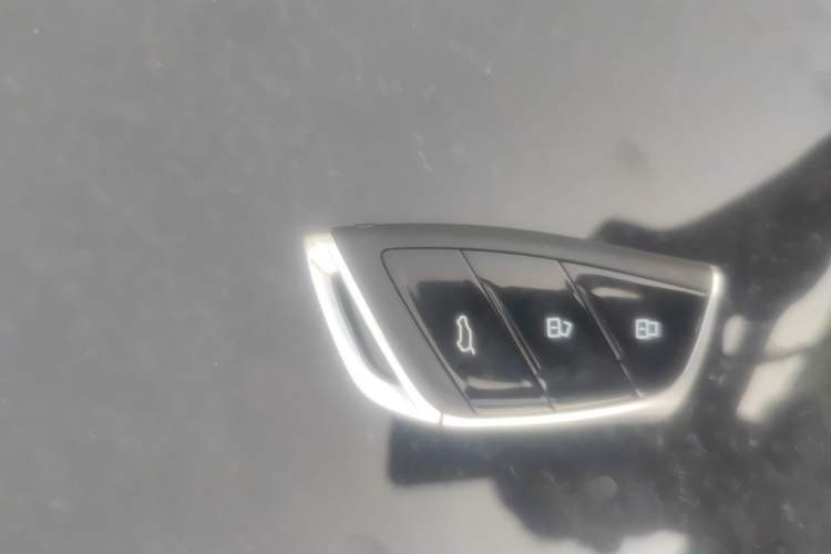 Used SAIC MAXUS G50 PHEV 2025 Leading Edition Vehicle Key