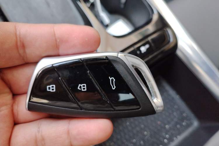 Used SAIC MAXUS G50 PHEV 2025 Leading Edition Vehicle Key