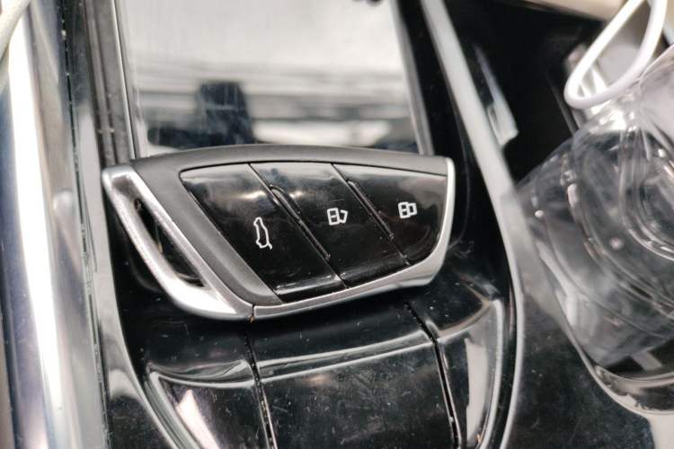 Used SAIC MAXUS G50 PHEV 2025 Flagship Edition Vehicle Key