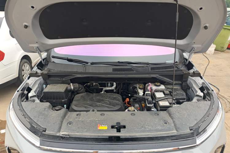 Used SAIC MAXUS G50 PHEV 2025 Leading Edition Engine Bay