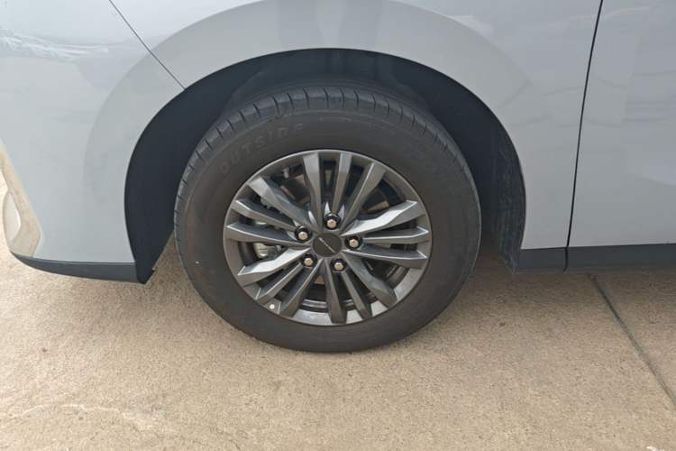 Used SAIC MAXUS G50 PHEV 2025 Leading Edition Exterior 1