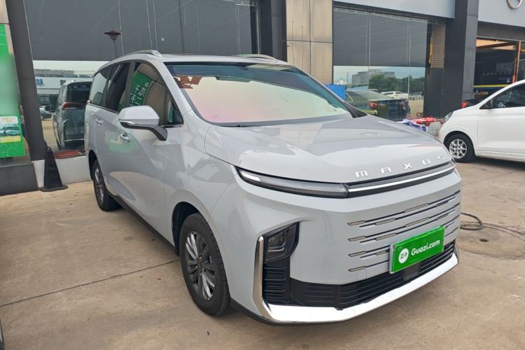 Used SAIC MAXUS G50 PHEV 2025 Leading Edition Front Right 45 Deg