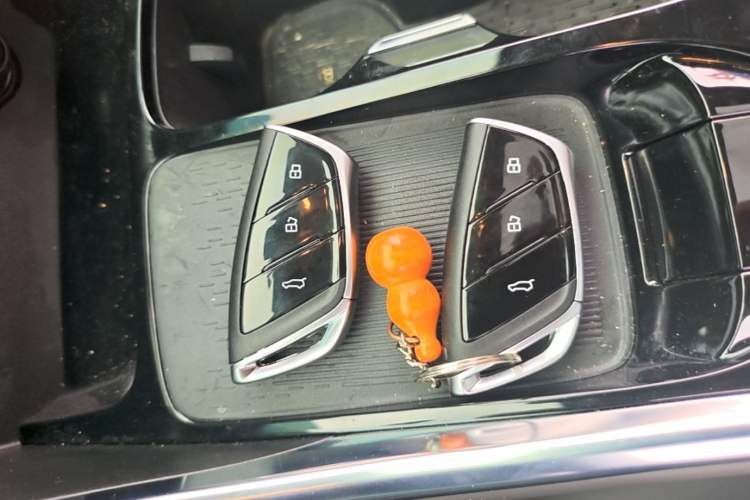 Used SAIC MAXUS G50 PHEV 2025 Leading Edition Interior 1