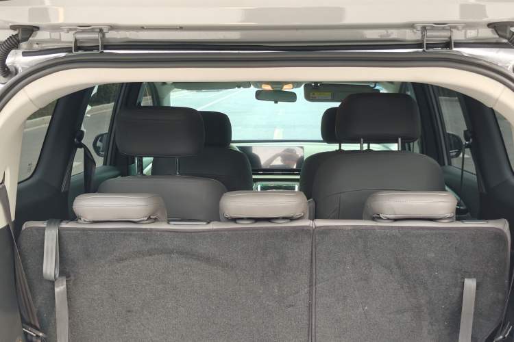 Used SAIC MAXUS G50 PHEV 2025 Leading Edition Interior 2