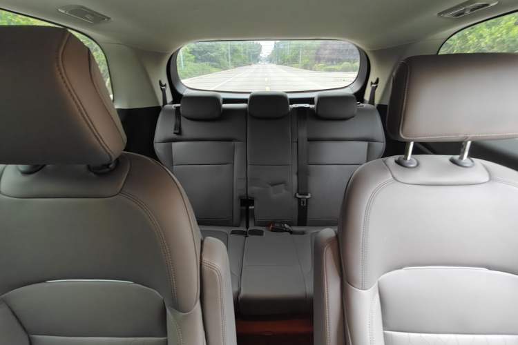 Used SAIC MAXUS G50 PHEV 2025 Leading Edition Interior 6