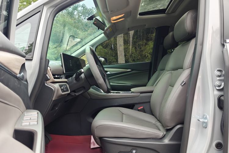 Used SAIC MAXUS G50 PHEV 2025 Leading Edition Left Front Seat