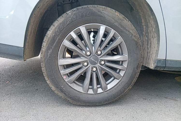 Used SAIC MAXUS G50 PHEV 2025 Leading Edition Exterior 5