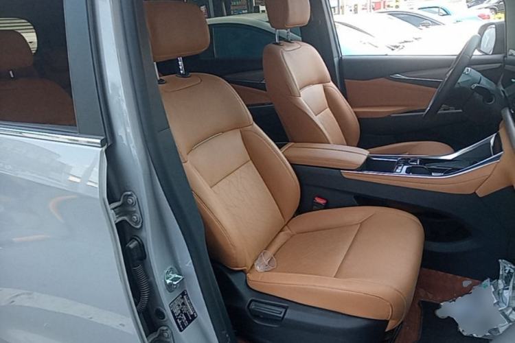Used SAIC MAXUS G50 PHEV 2025 Leading Edition Right Front Seat