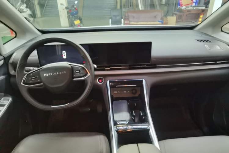 Used SAIC MAXUS G50 PHEV 2025 Leading Edition Center Console