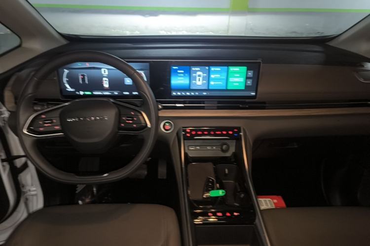 Used SAIC MAXUS G50 PHEV 2025 Leading Edition Center Console