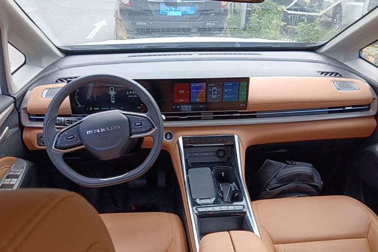 Used SAIC MAXUS G50 PHEV 2025 Leading Edition Center Console