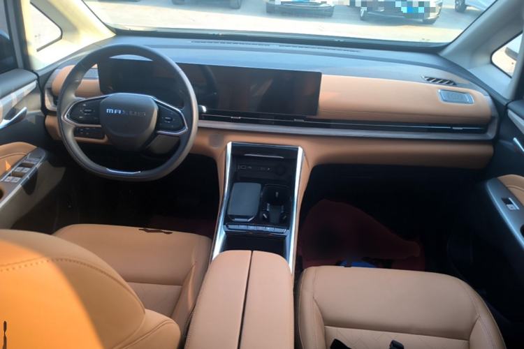 Used SAIC MAXUS G50 PHEV 2025 Leading Edition Center Console