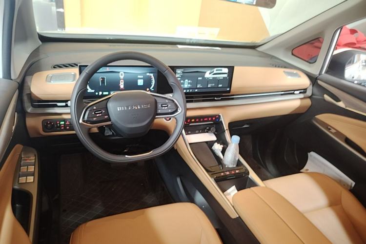 Used SAIC MAXUS G50 PHEV 2025 Leading Edition Center Console