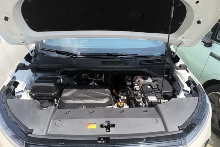 Used SAIC MAXUS G50 PHEV 2025 Leading Edition Engine Bay