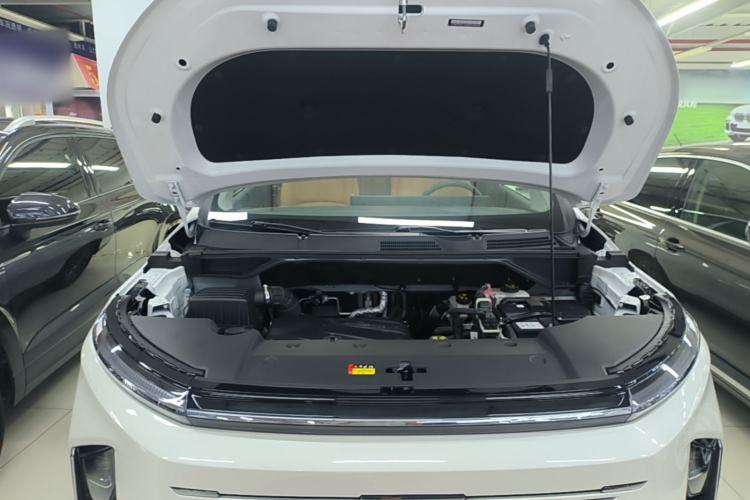 Used SAIC MAXUS G50 PHEV 2025 Leading Edition Engine Bay